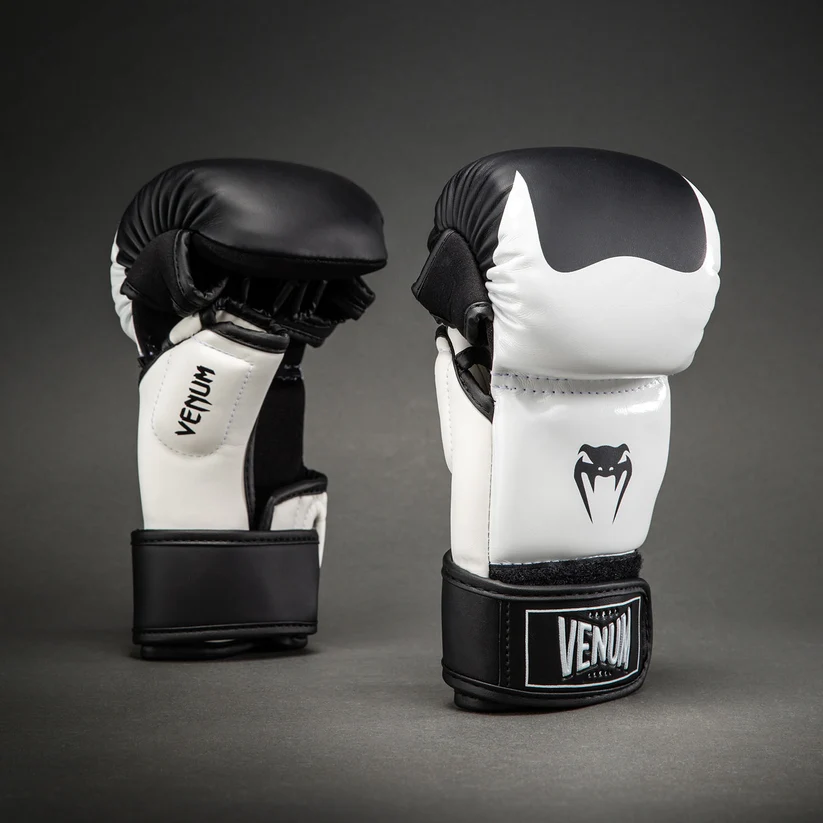 VENUM ATTACK 2.0 BŐR Sparring kesztyű, Fehér/Fekete