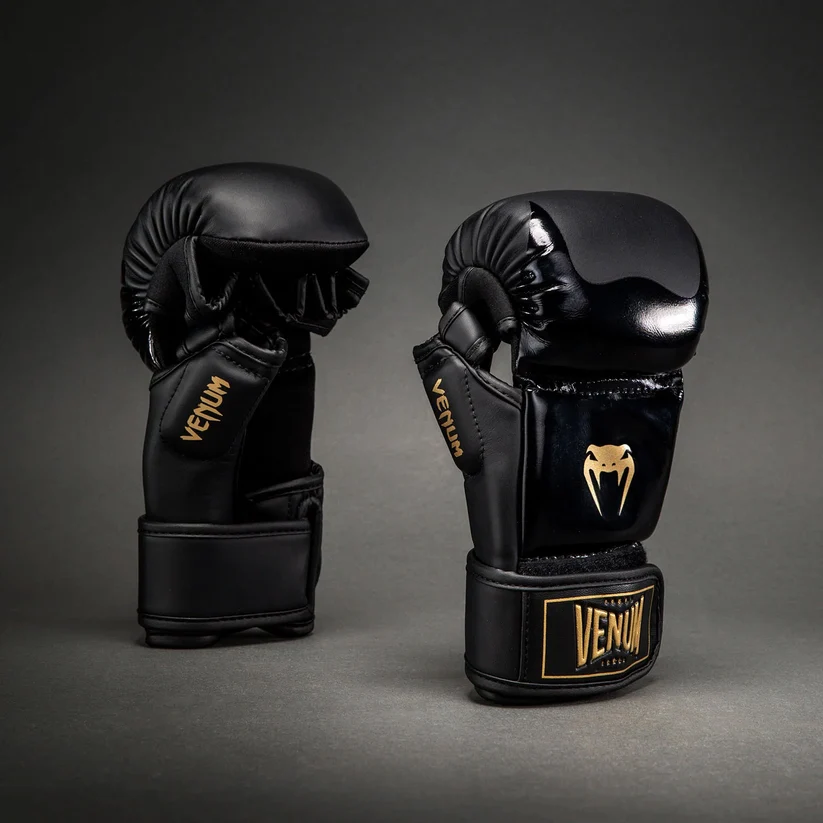 VENUM ATTACK 2.0 BŐR Sparring kesztyű, Fekete/Arany
