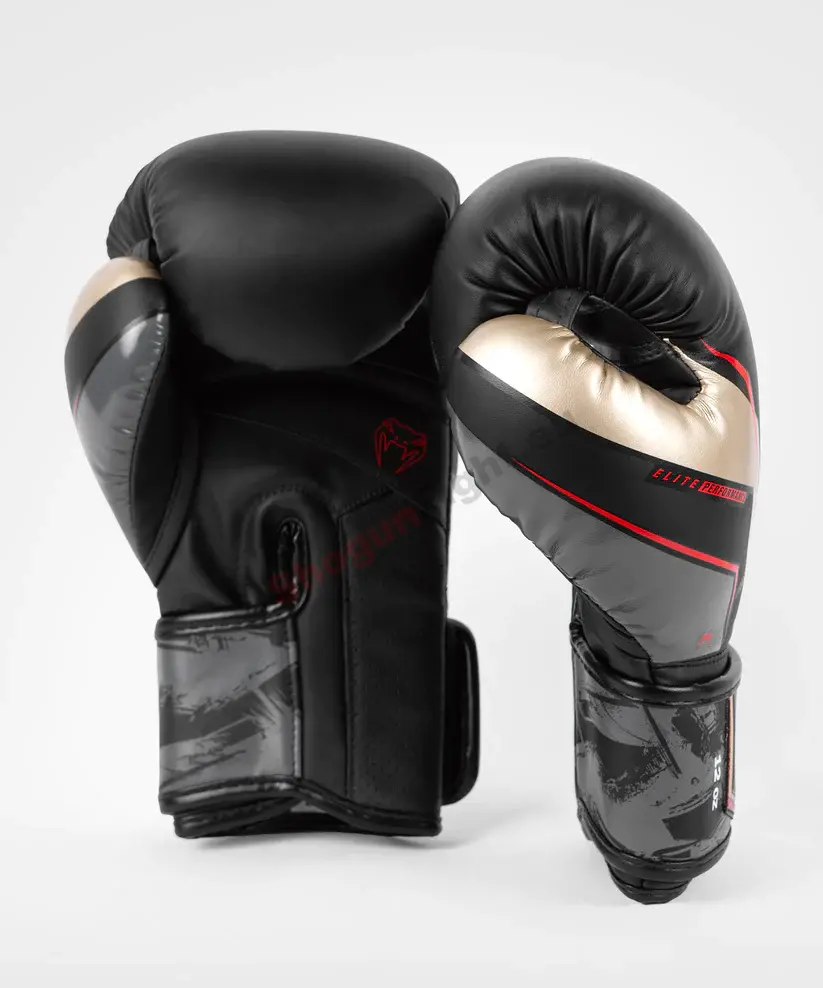 VENUM ELITE EVO Boxkesztyű, Fekete/Arany/Piros 